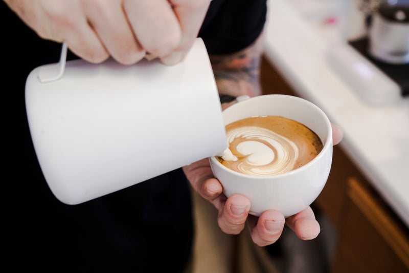 How to pour two or more coffee's with even foam distribution